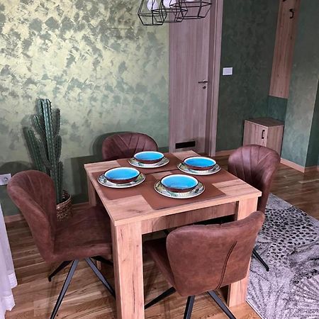 Jungle Lux Apartment Cacak Ngoại thất bức ảnh