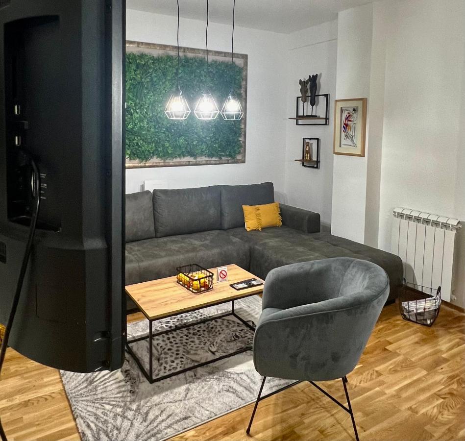 Jungle Lux Apartment Cacak Ngoại thất bức ảnh